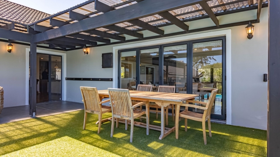 6 Bedroom Property for Sale in Hunters Home Western Cape